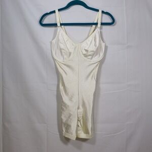 Smoothie Body Shaper‎ 34D Cream Womens Pinup Shapewear